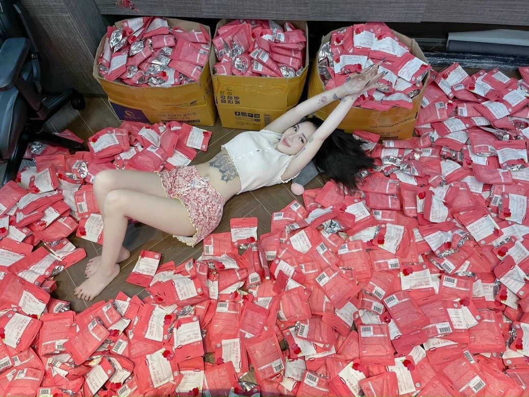 Kẹo Collagen Lựu Boto - Kẹo Dẻo Gummy Collagen Vitamin C Hàn Quốc 30 Viên